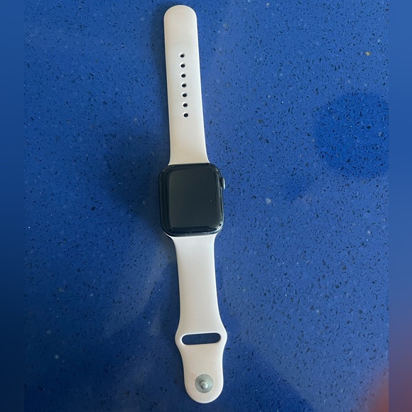 Apple Watch Series 6 GPS 44mm space gray aluminum - Picture 2 of 8